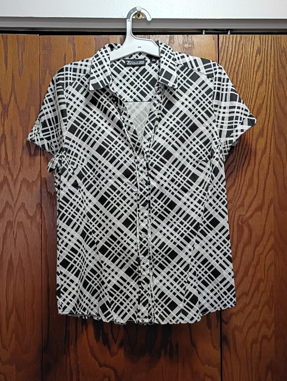7th Avenue Design Studio Black and White Plaid Short Sleeve Button-Down Shirt